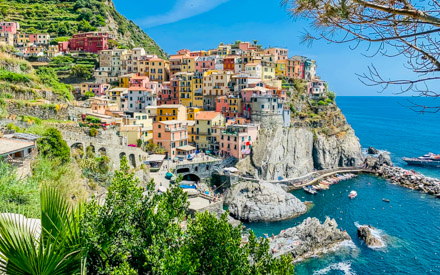 The best view of Manarola (3 minutes walk to the little square on the hill, always open), Cinque Terre